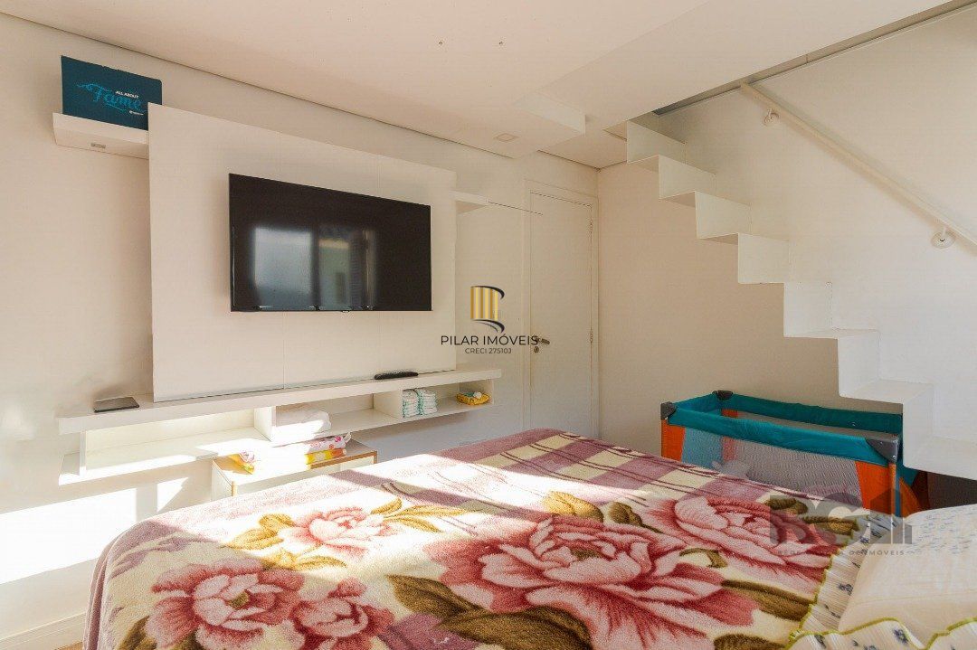 Casa em condomínio, 3 quartos, 1 suite, lareira, churrasqueira, 1 vaga - Bairro Tristeza
