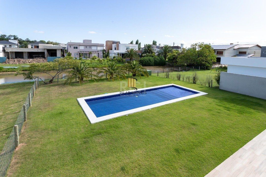 Casa Condominio para Venda - 380m², 3 dormitórios, sendo 3 suites, 6 vagas - Terra Ville