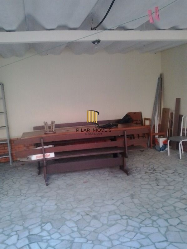 Casa para Venda - 250m², 5 dormitórios, 6 vagas - Menino Deus