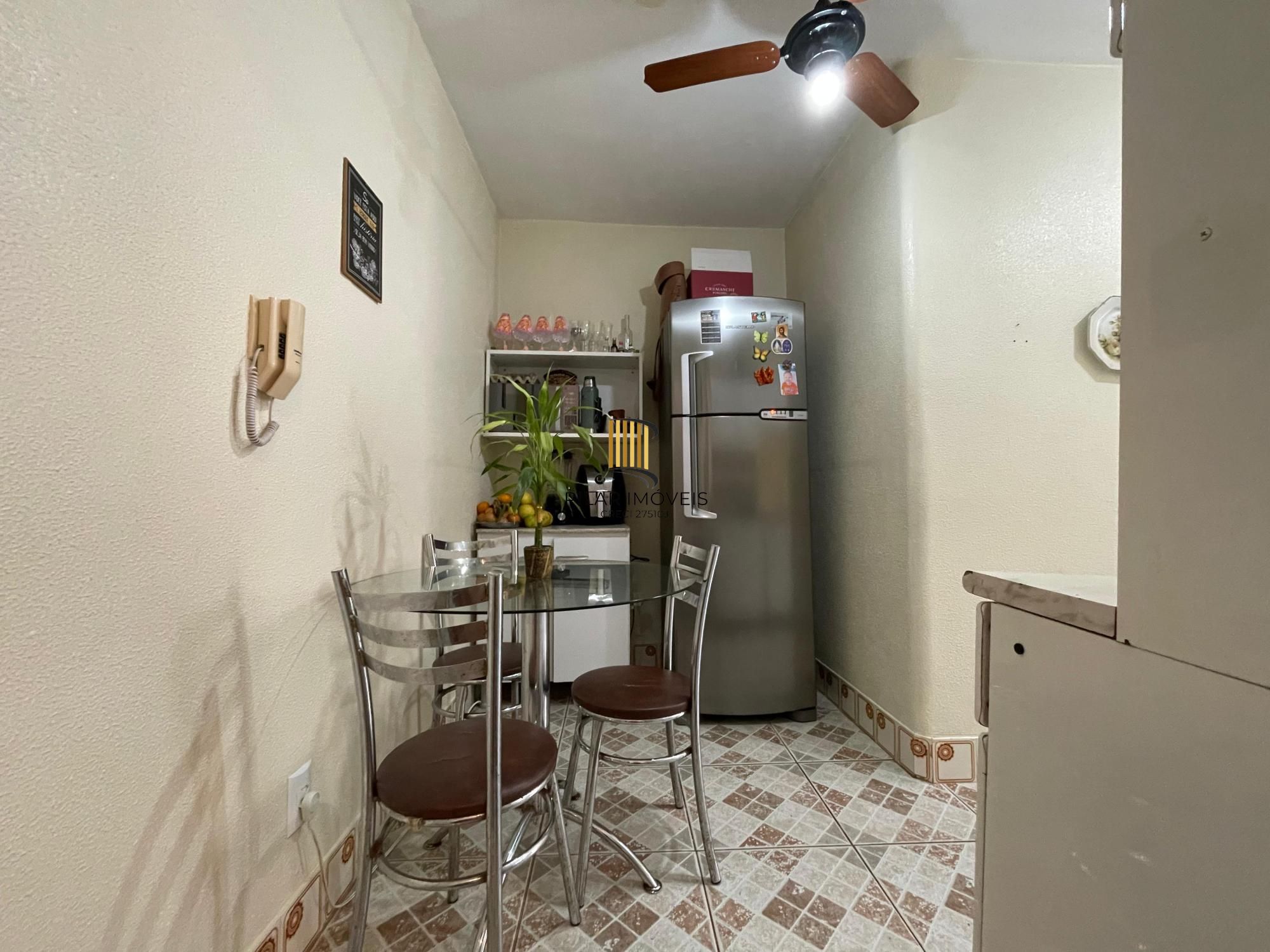 Apartamento com linda vista definida para o Rio Guaíba ? amplo, arejado e com sol da tarde!