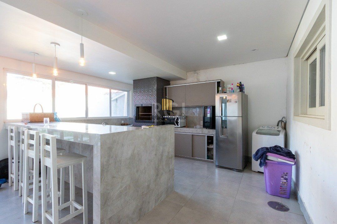 Casa para Venda - 120m², 4 dormitórios, sendo 1 suites, 3 vagas - Serraria