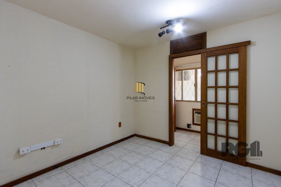 Casa de alvenaria, excelente ponto comercial.