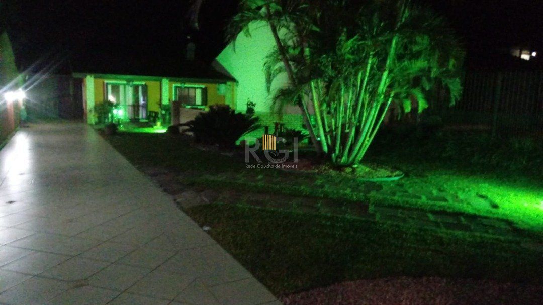Casa para Venda - 198m², 2 dormitórios, 2 vagas - Belém Novo
