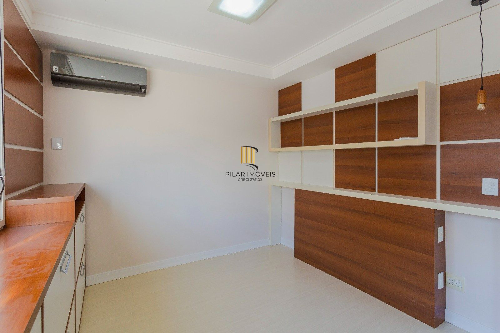 Apartamento 100% Reformado com 3 Dormitórios e Churrasqueira