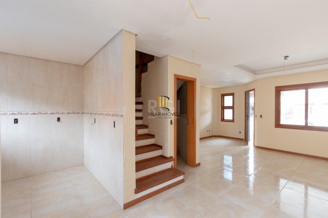 Casa para Venda - 115m², 3 dormitórios, sendo 1 suites, 2 vagas - Urubatã
