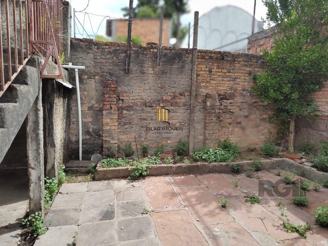 Casa para Venda - 247.37m², 4 dormitórios, 4 vagas - Partenon