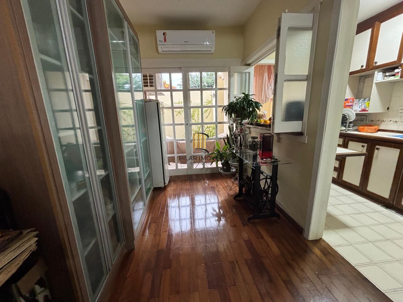 Excelente Casa 2 Dormitórios em Condomínio Fechado