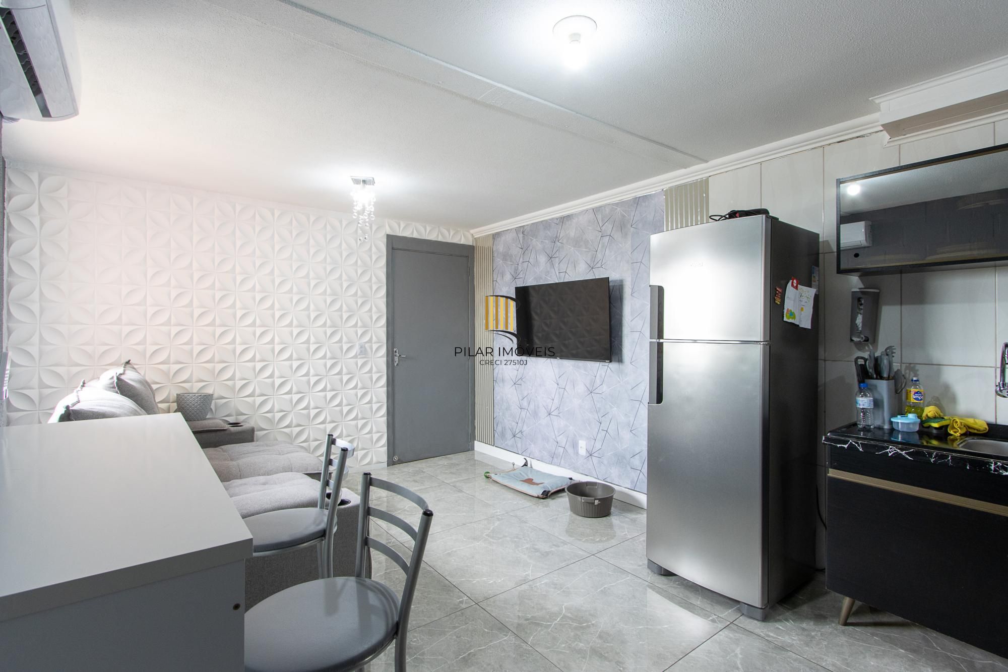 Apartamento de 2 dormitórios com vaga rotativa no bairro Vila Nova Porto Alegre