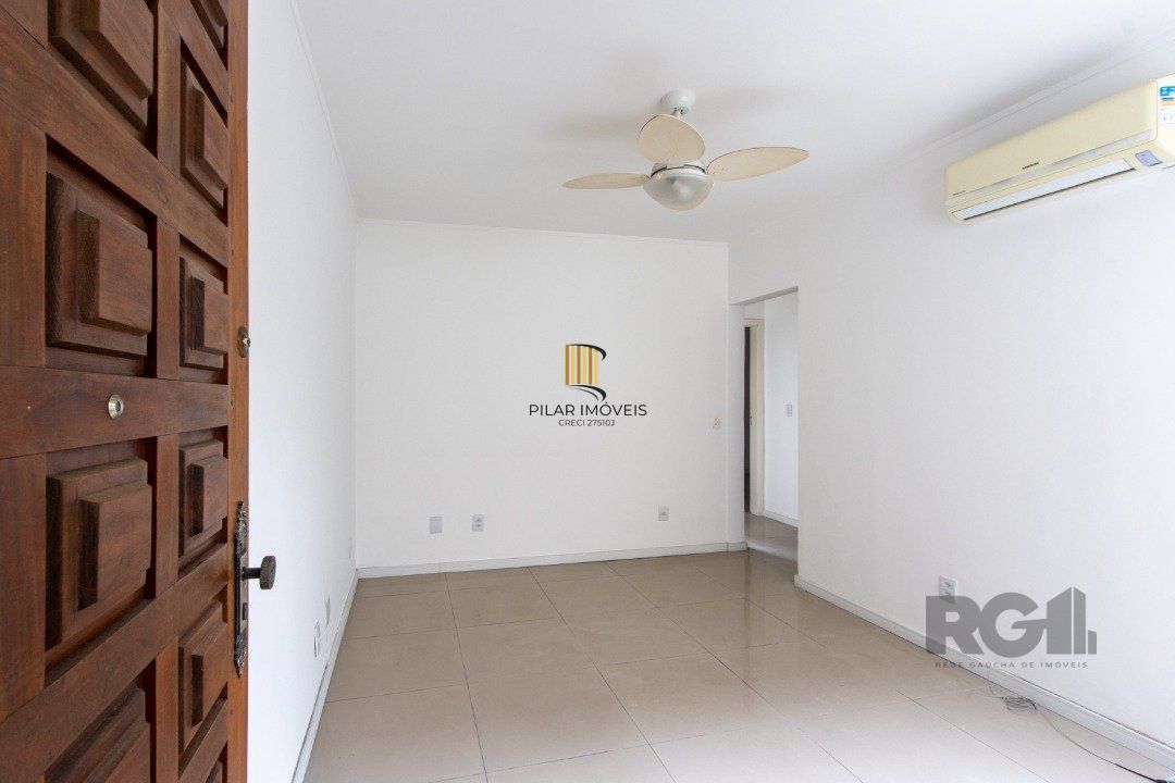 Apartamento reformado,  2 quartos, elevador - Centro Histórico