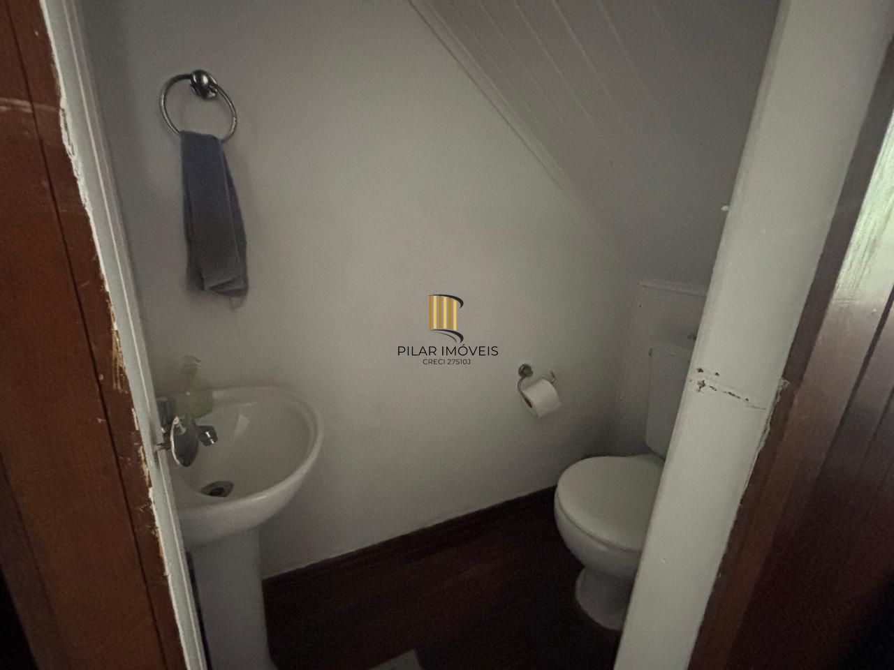 Casa estilo sobrado 2 dormitórios