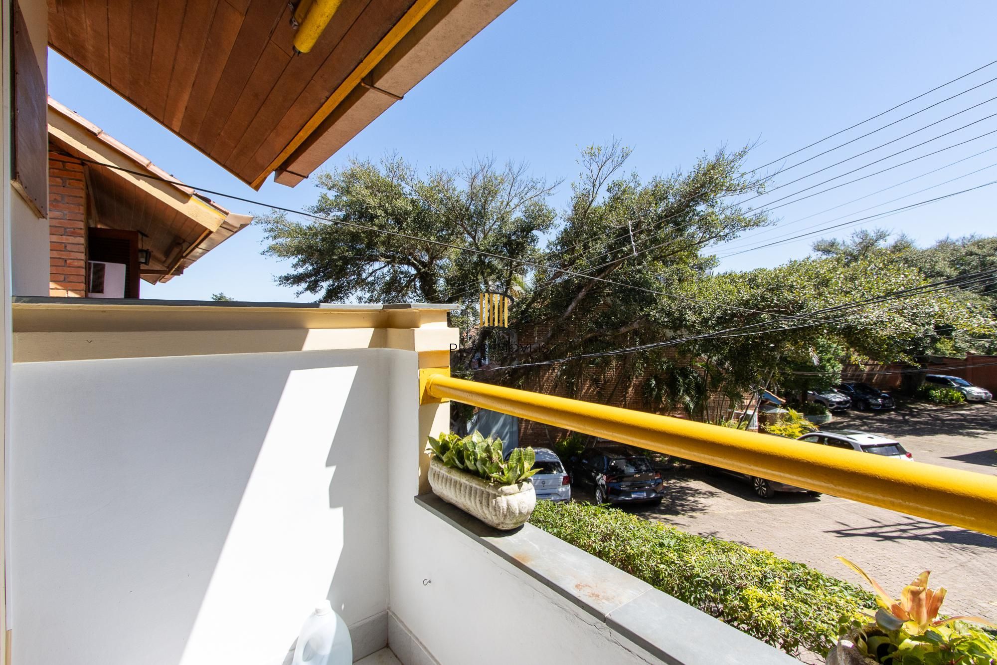 Casa em condomínio, 2 dormitórios, 1 vaga escriturada - Bairro Cavalhada