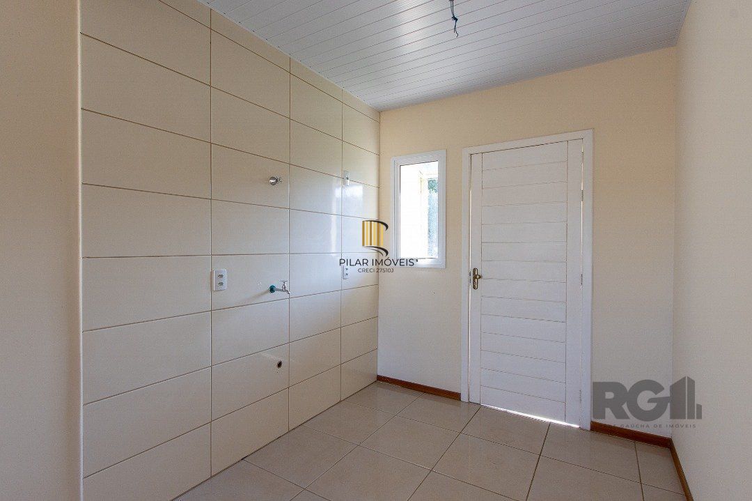 Casa 2 dormitórios no bairro Restinga