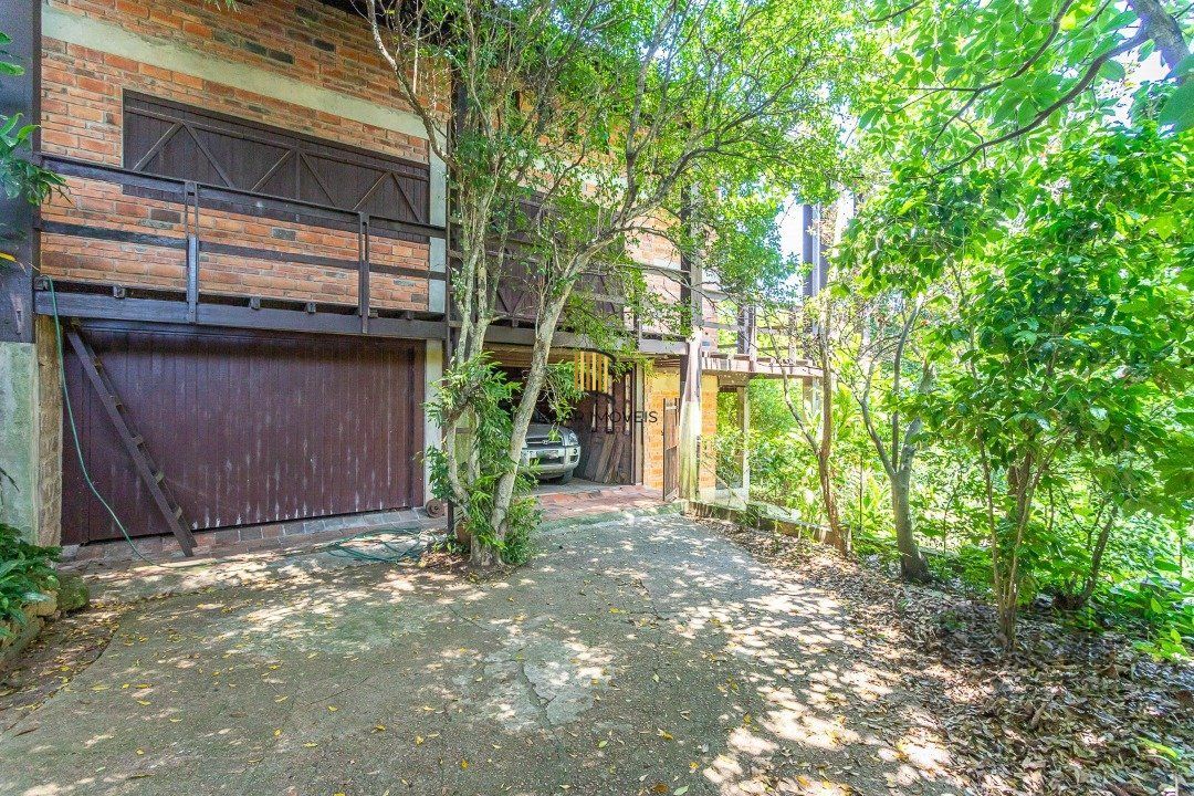 Casa 4 dormitórios, Altos da Vila Nova, Zona Sul, Porto Alegre.