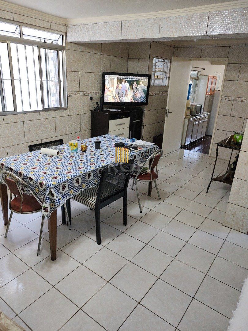 Casa 3 dormitórios no bairro Partenon