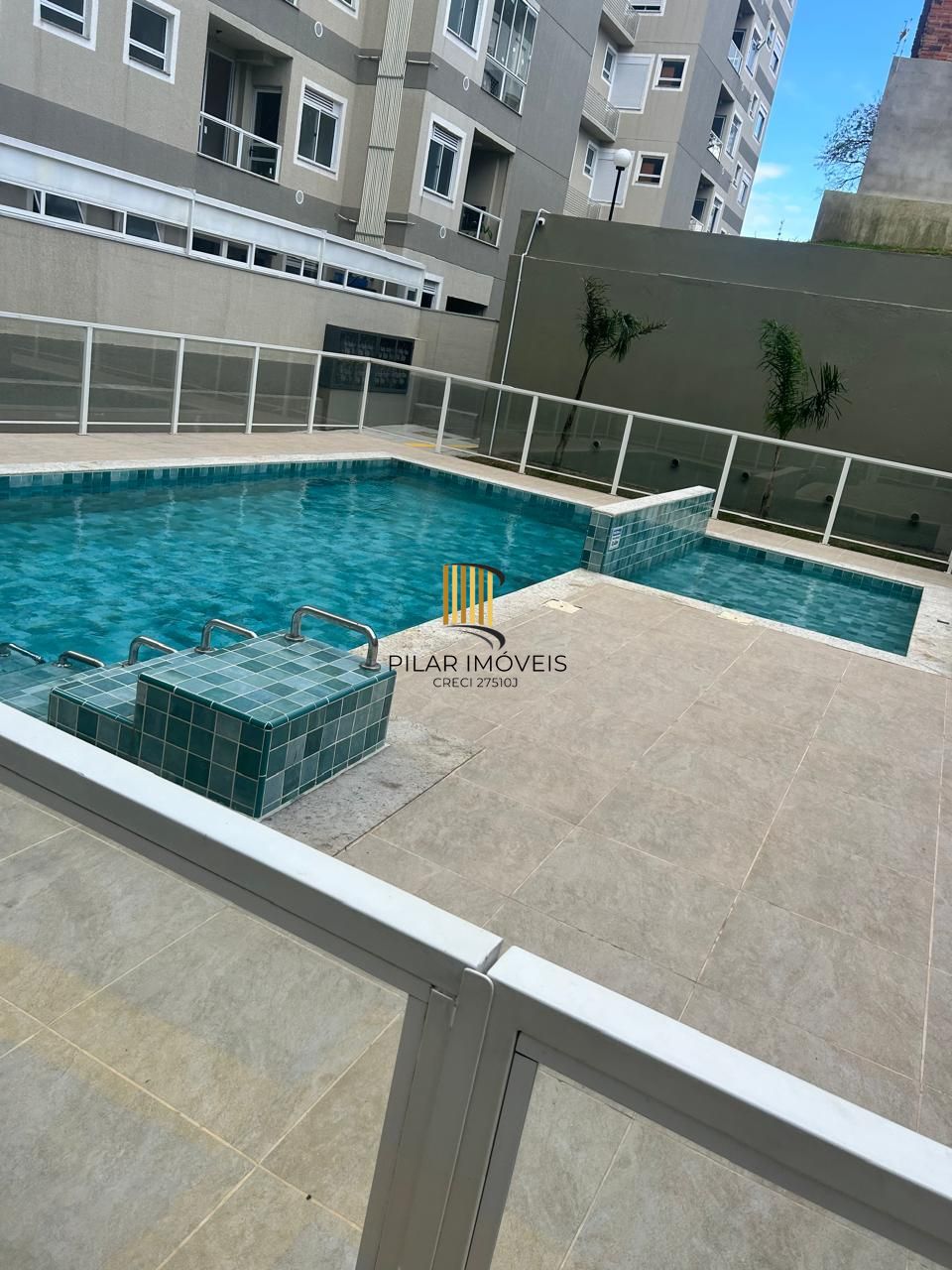 Apartamento no 5 andar de frente com 2 dormitórios