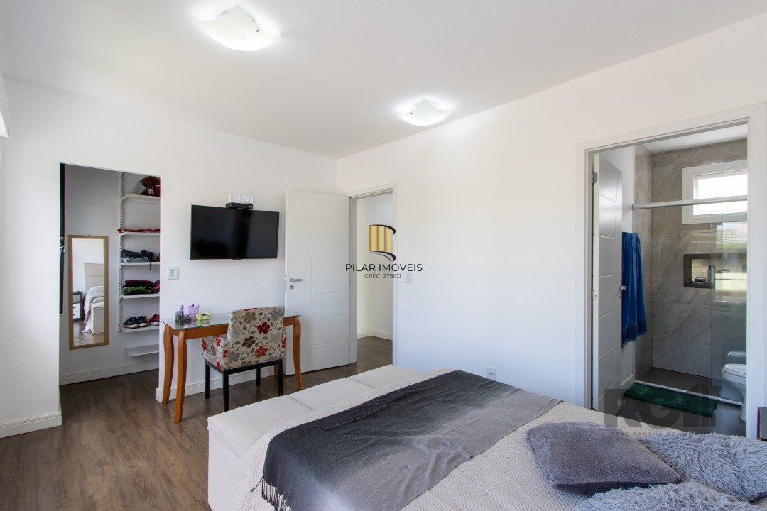 Casa 2 dormitórios no bairro Hípica