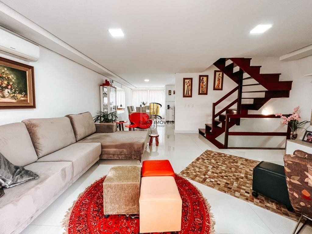 Casa de Condomínio 3 dormitórios no bairro Pedra Redonda