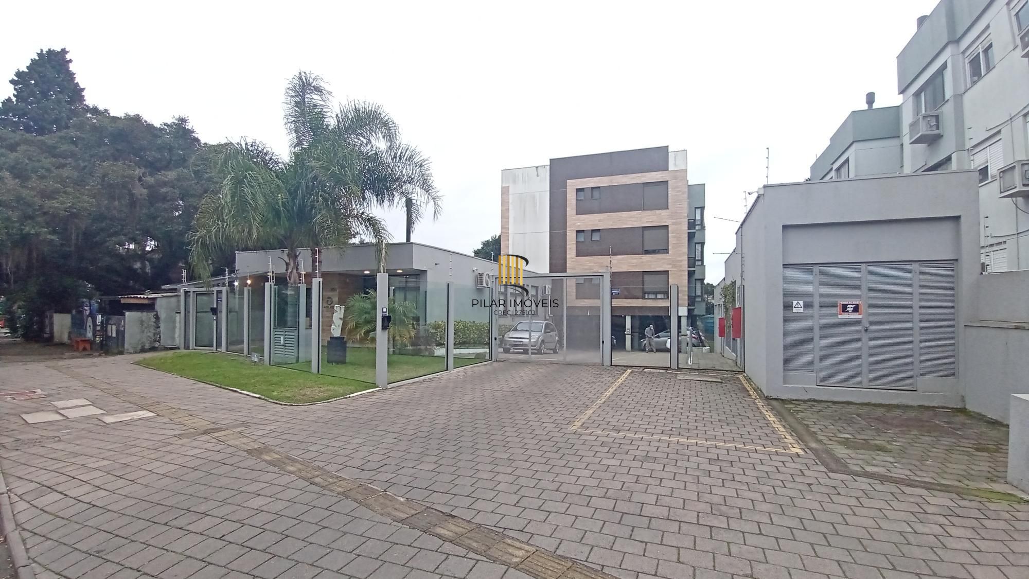 Apartamento com 3 dormitórios e 2 vagas, no bairro Ipanema