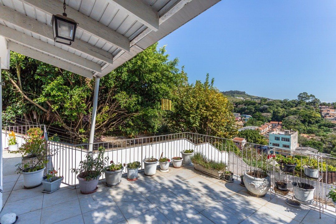 Casa com 3 Quartos à Venda, 293 m² por R$ 650.000