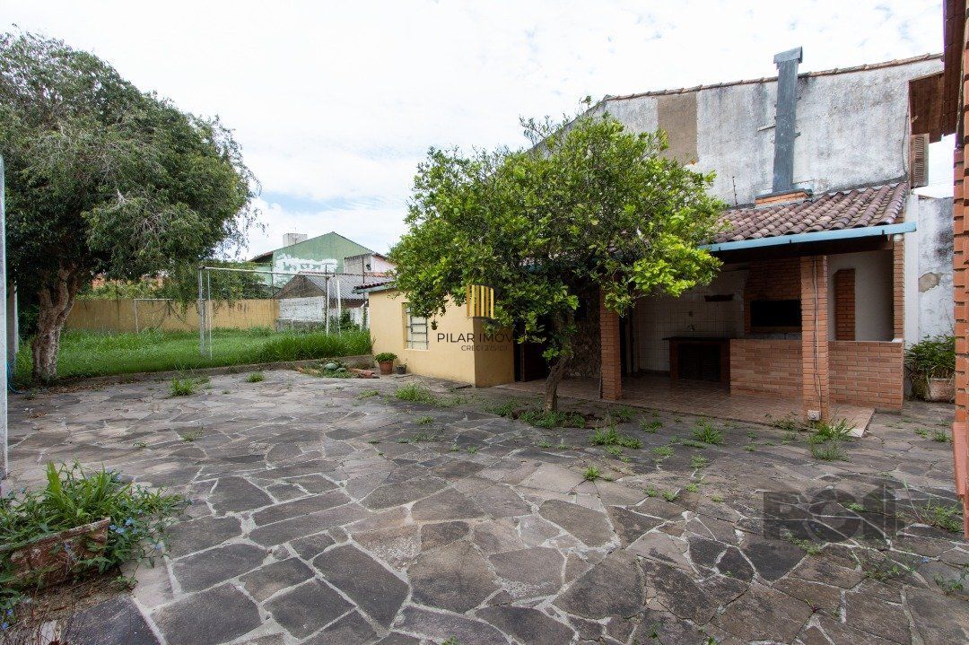 Casa para Venda - 205.5m², 3 dormitórios, sendo 2 suites, 3 vagas - Vila Nova