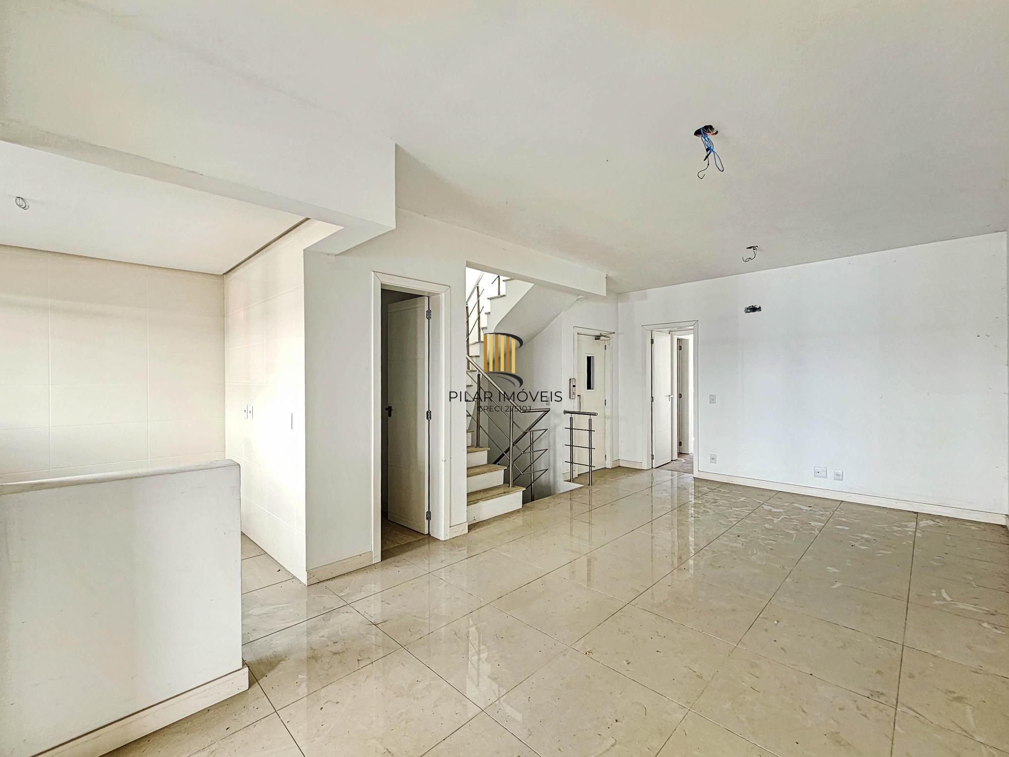 Casa 3 andares de 250,88m², com elevador novo