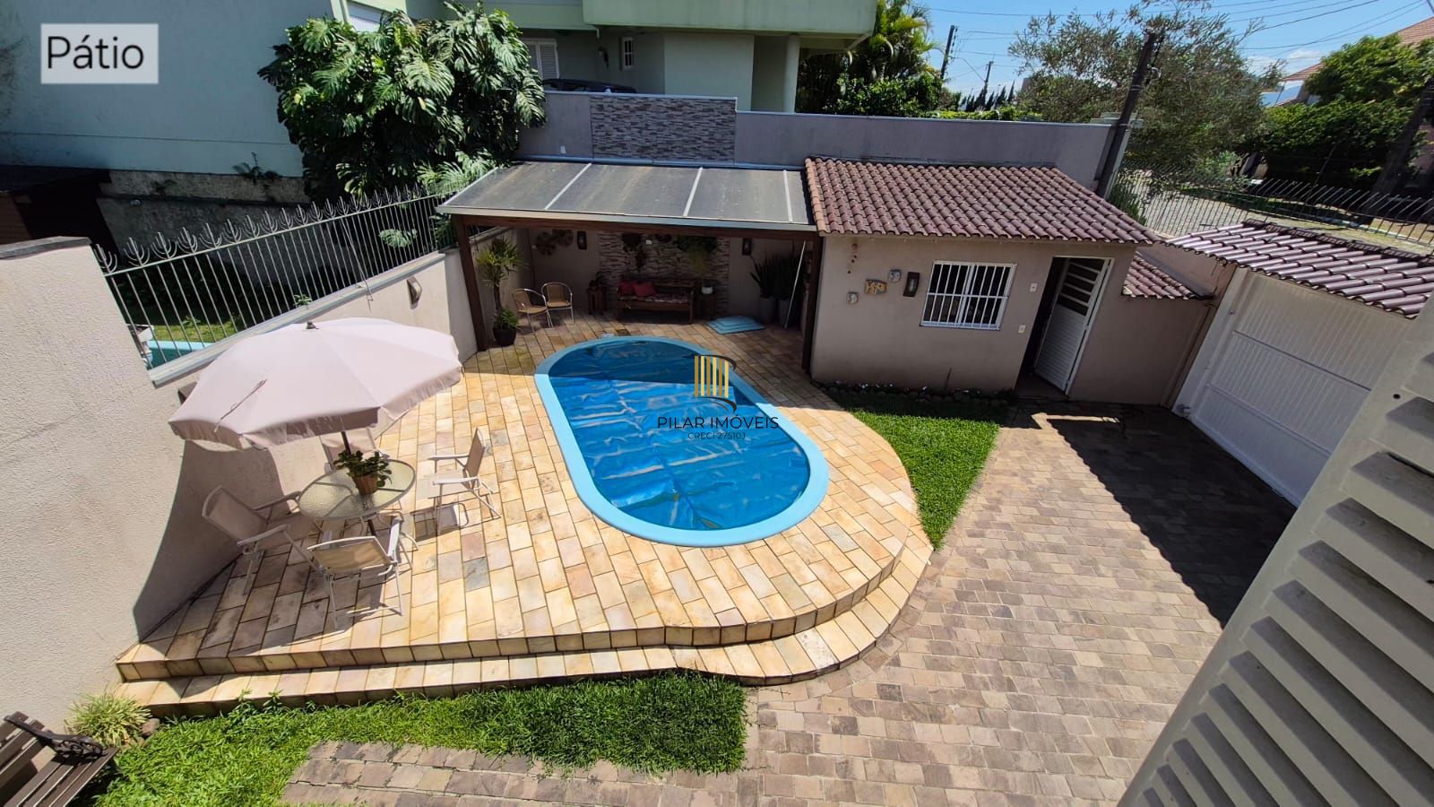 Excelente casa de 4 dormitórios, 1 suíte e 2 vagas em Novo Hamburgo.