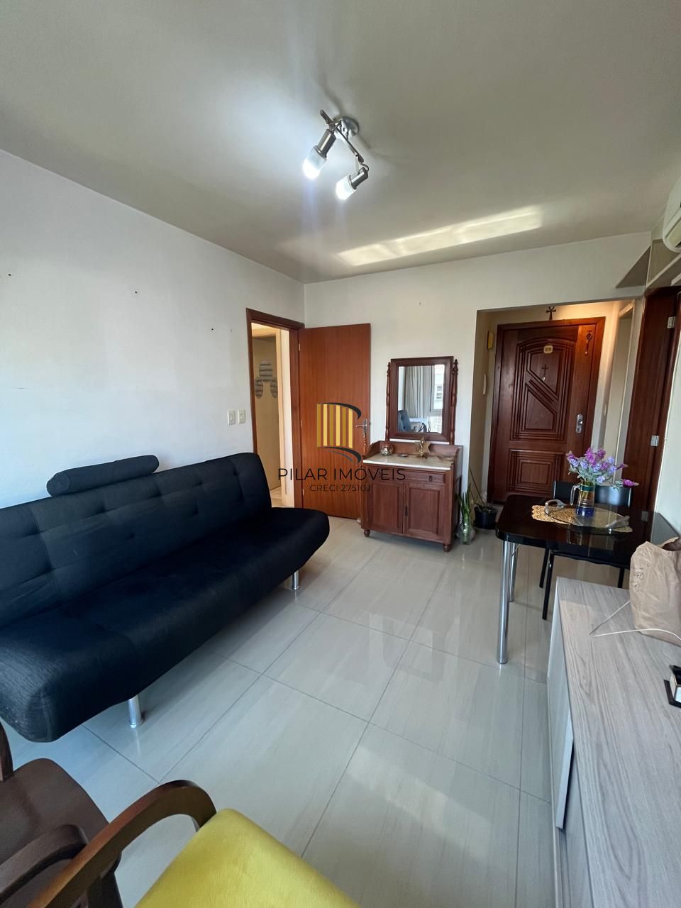 Apartamento  REFORMADO e MOBILIADO em ótima localização!!!