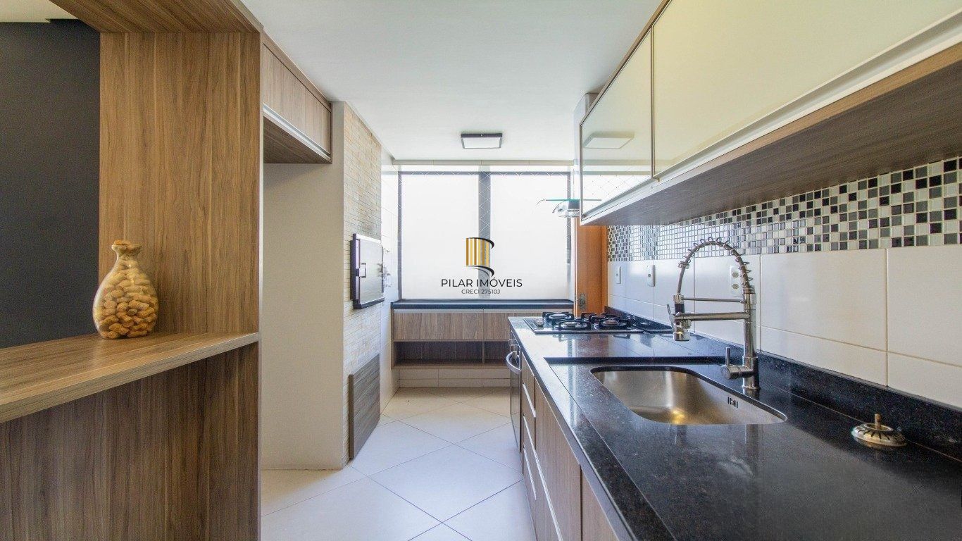 Vista Panorâmica, 3 Dormitórios com Suíte e 2 Vagas no Petrópolis