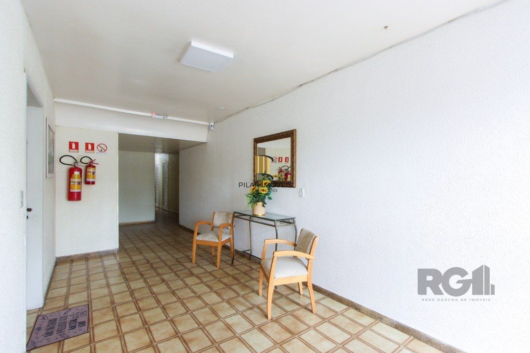 Apartamento com 1 dormitório no bairro Cristal.