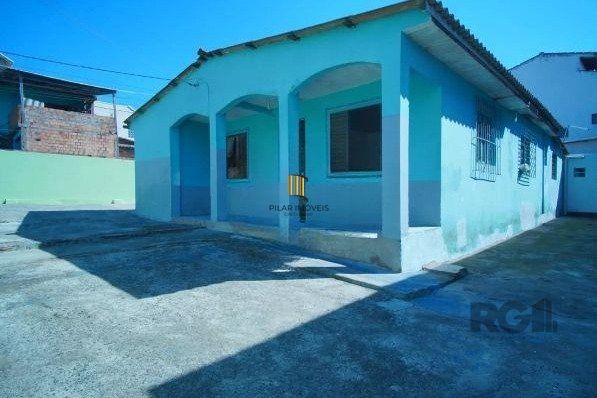 Casa espaçosa à venda no bairro Costa e Silva 4 dormitórios sendo 1 suíte.