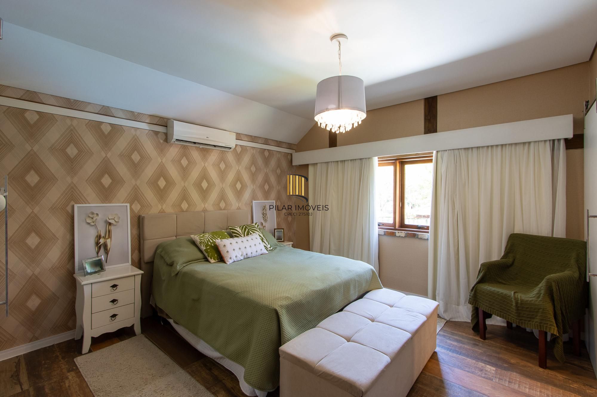 Casa 4 suites no Terra Ville, com home office, estar íntimo, 4 vagas e piscina.