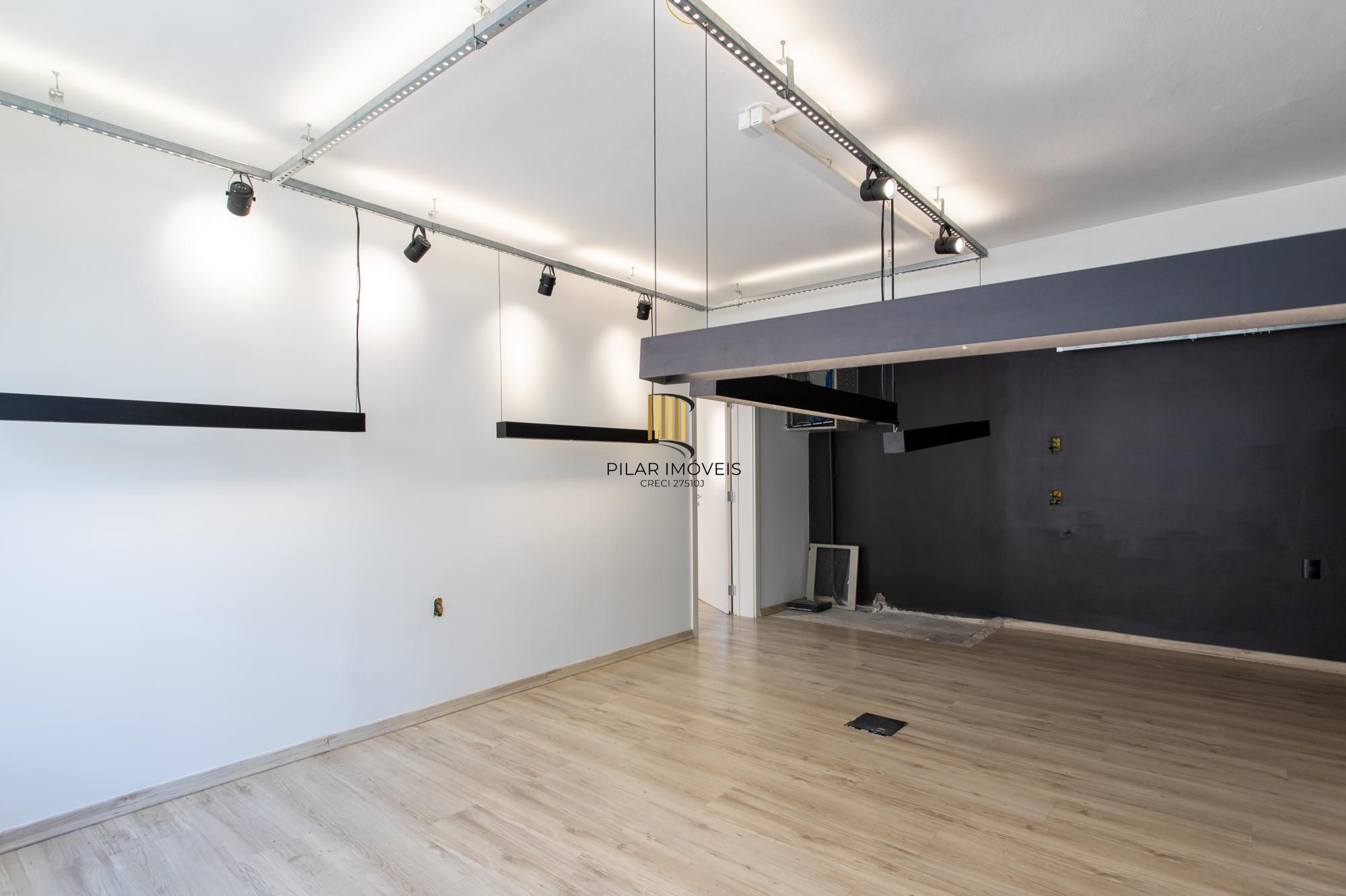 Andar inteiro com 214 m²