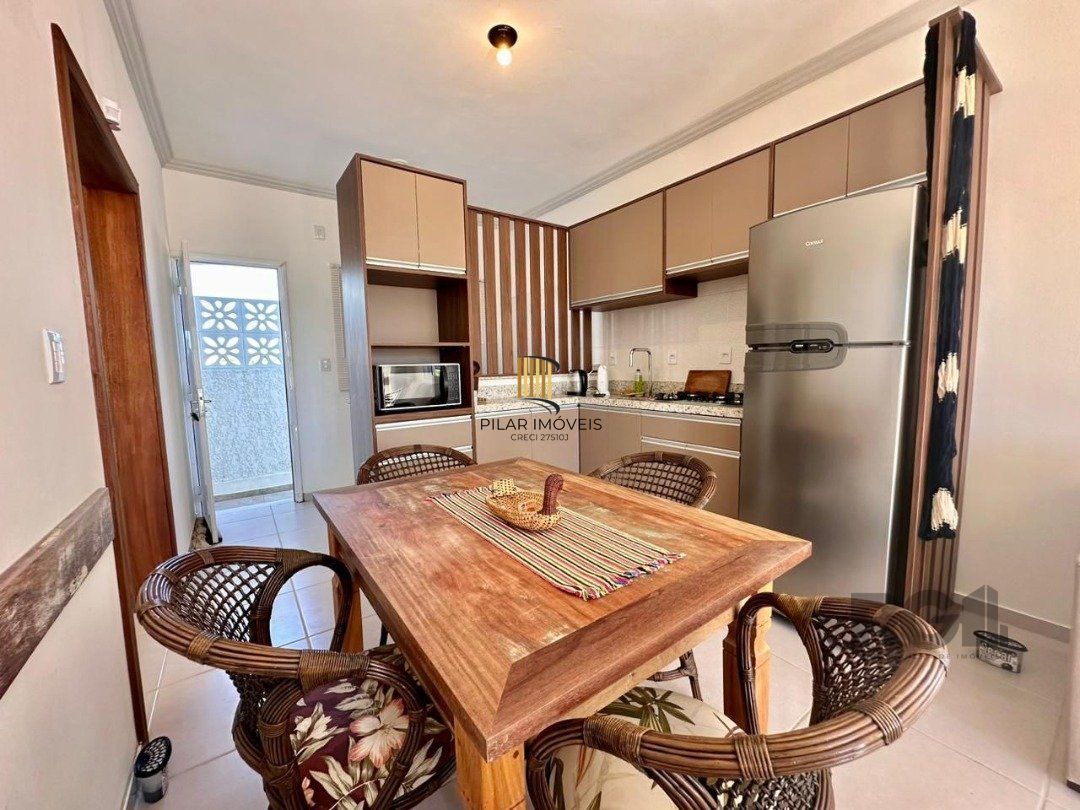 Casa 2 dormitórios no bairro Jardim Beira Mar