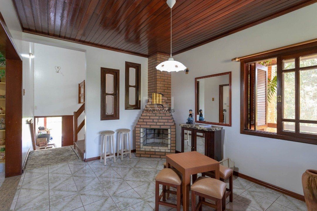 Sítio para Venda - 393m², 3 dormitórios, 6 vagas - Belém Novo