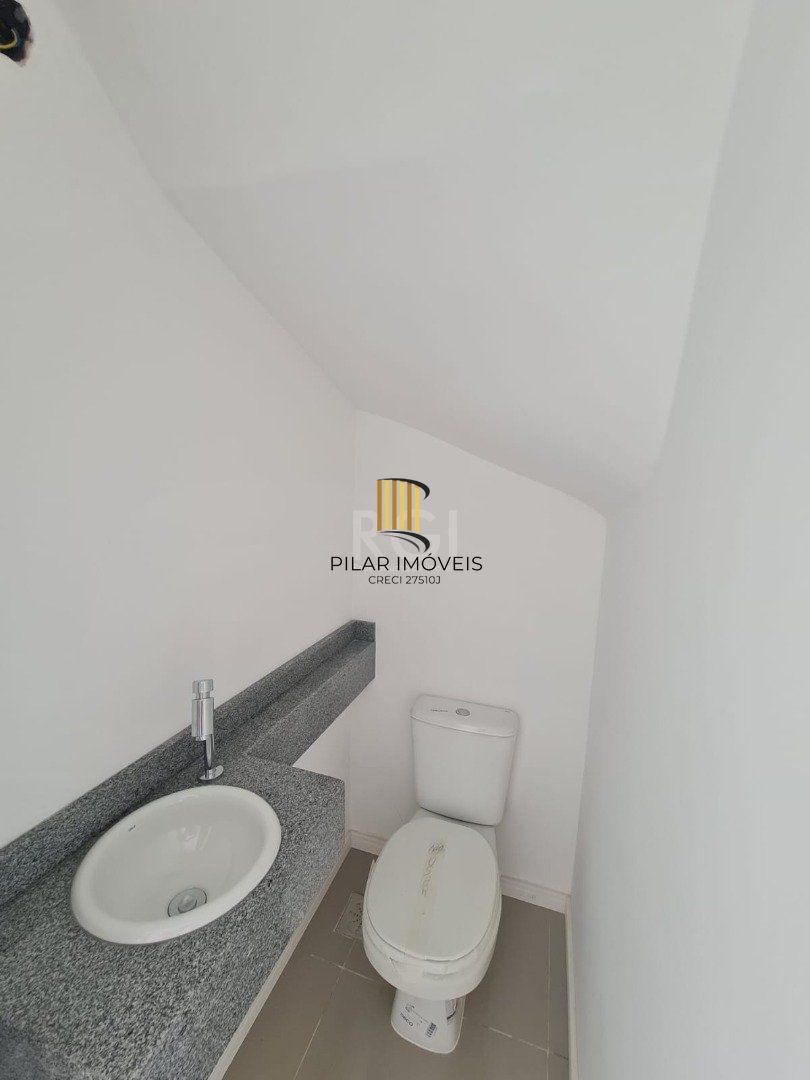 Casa para Venda - 74.67m², 2 dormitórios, sendo 1 suites, 1 vaga - Guarujá/ Portal do Guarujá