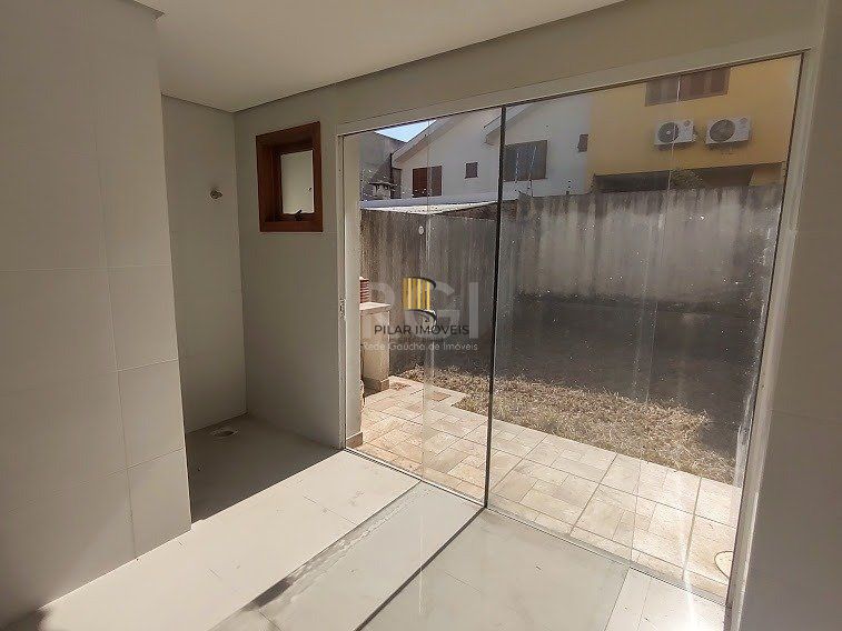 Casa 2 dormitórios no bairro Guarujá