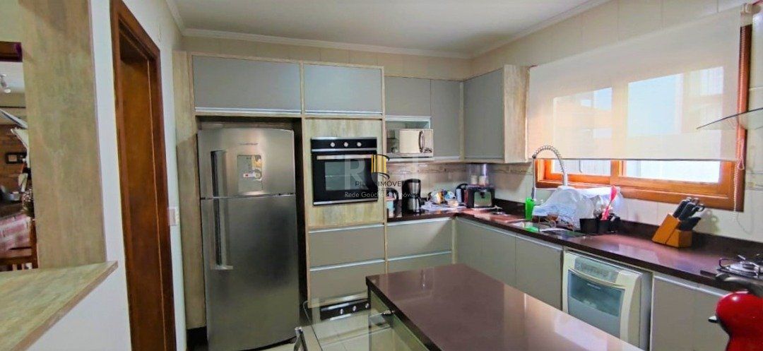 Casa para Venda - 179m², 3 dormitórios, sendo 1 suites, 5 vagas - Hípica