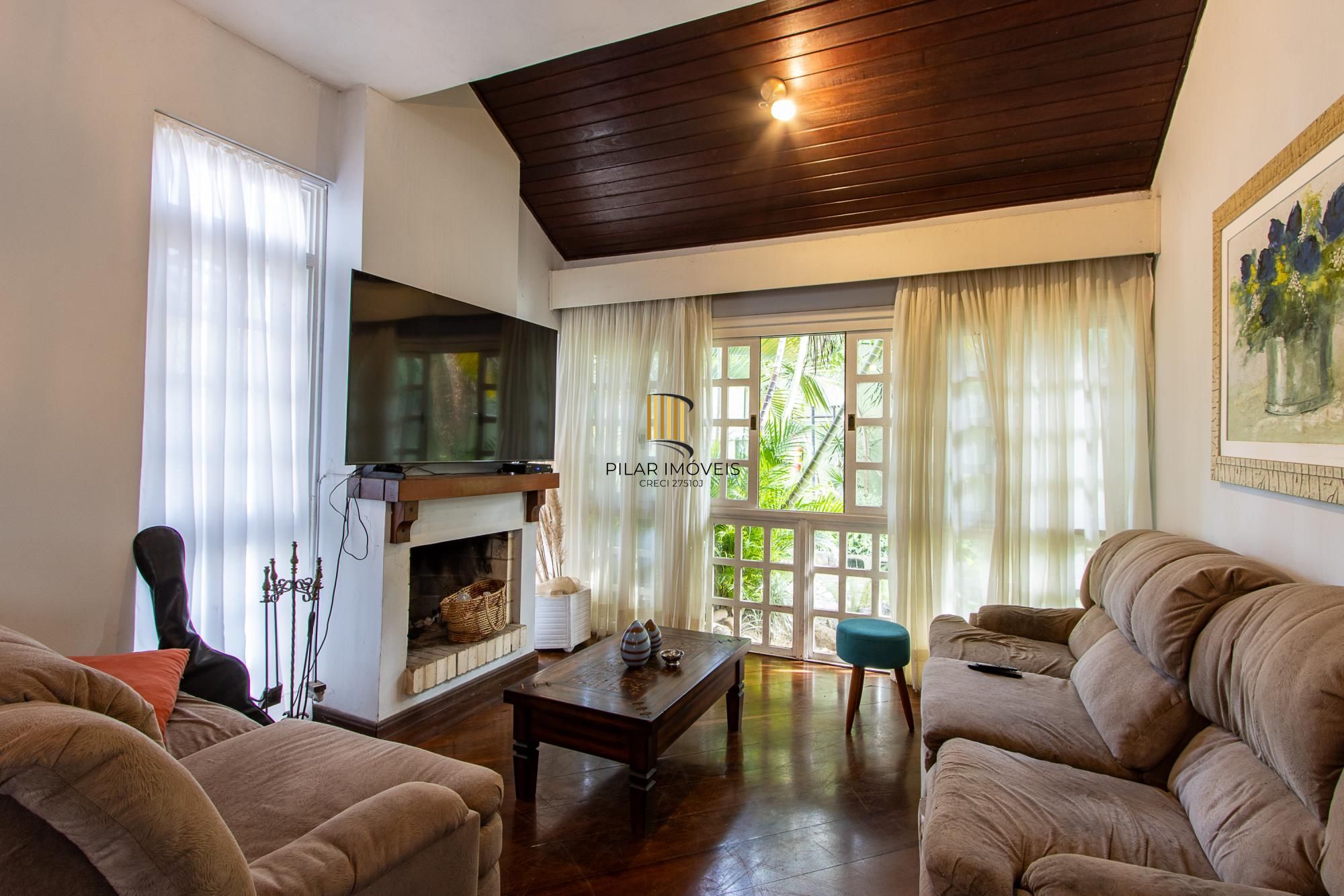 Casa de Condomínio 4 dormitórios no bairro Pedra Redonda