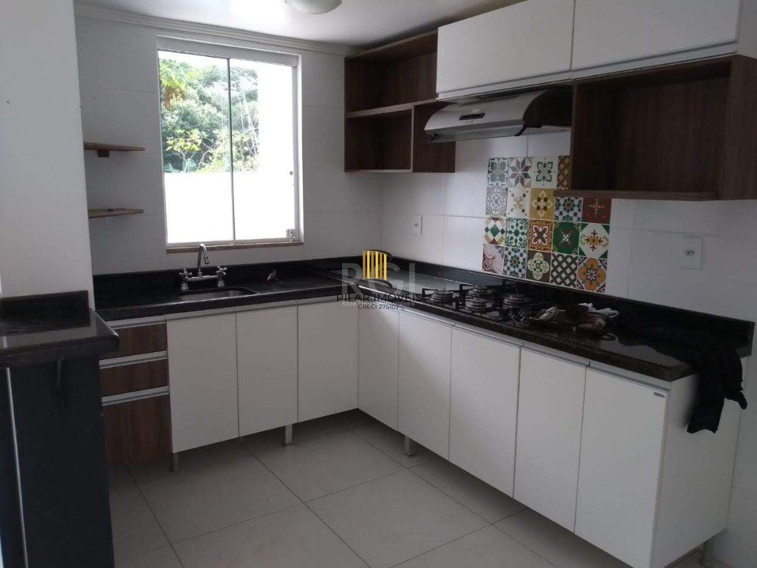 Casa linda com vista para o Rio com 3 pavimentos  com duas suíte