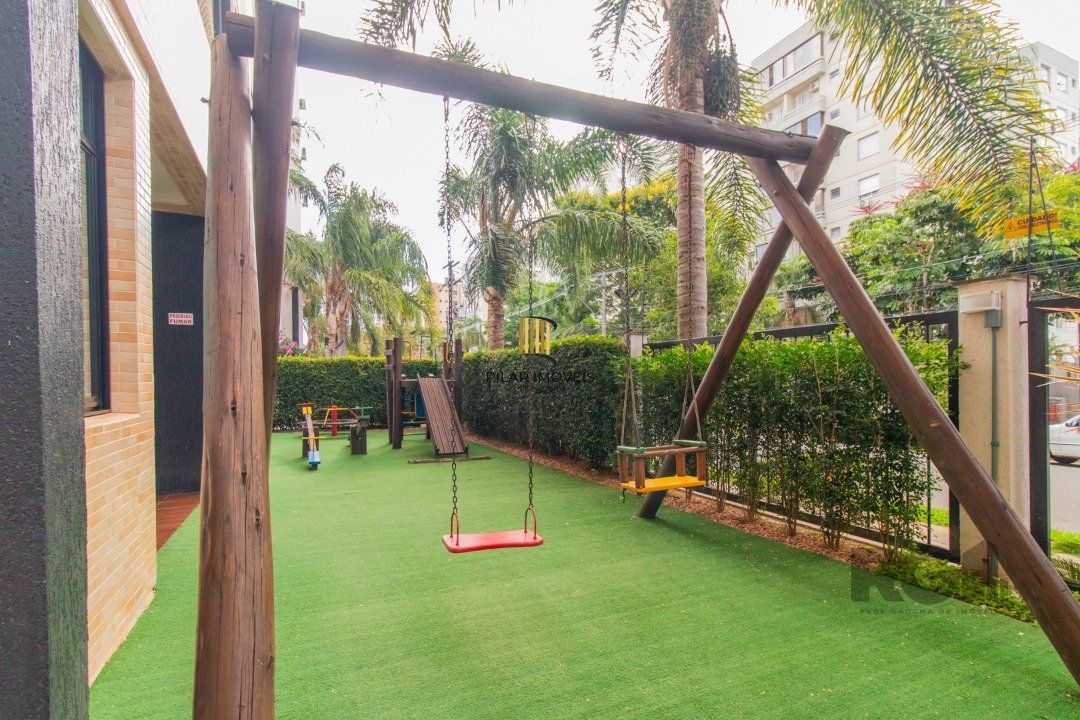 Cobertura Horizontal,  3 quartos, 1 suite, piscina, condominio com infra, 2 vagas - Bairro Tristeza
