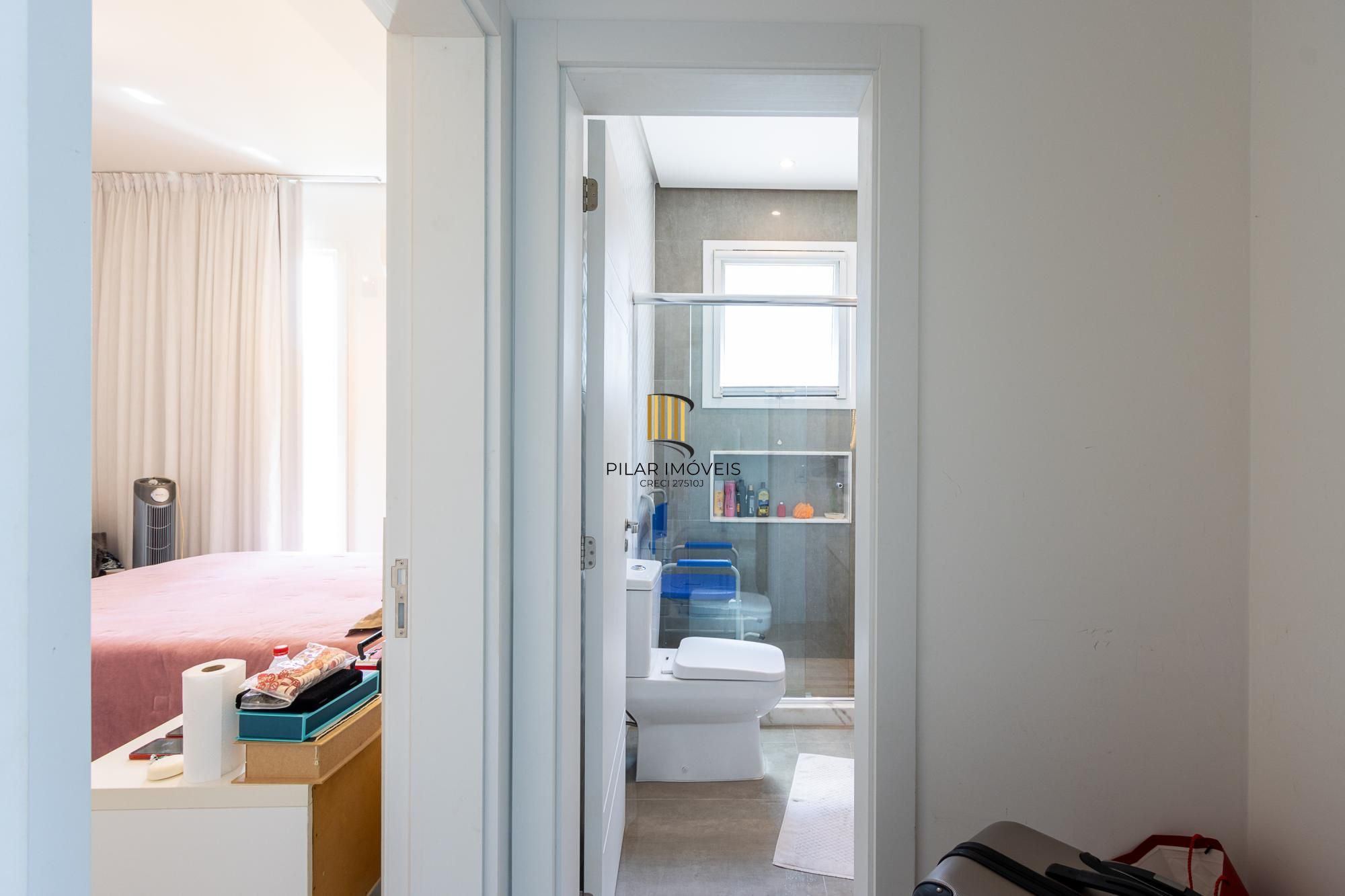 Casa de Condomínio 4 dormitórios no bairro Vila Nova