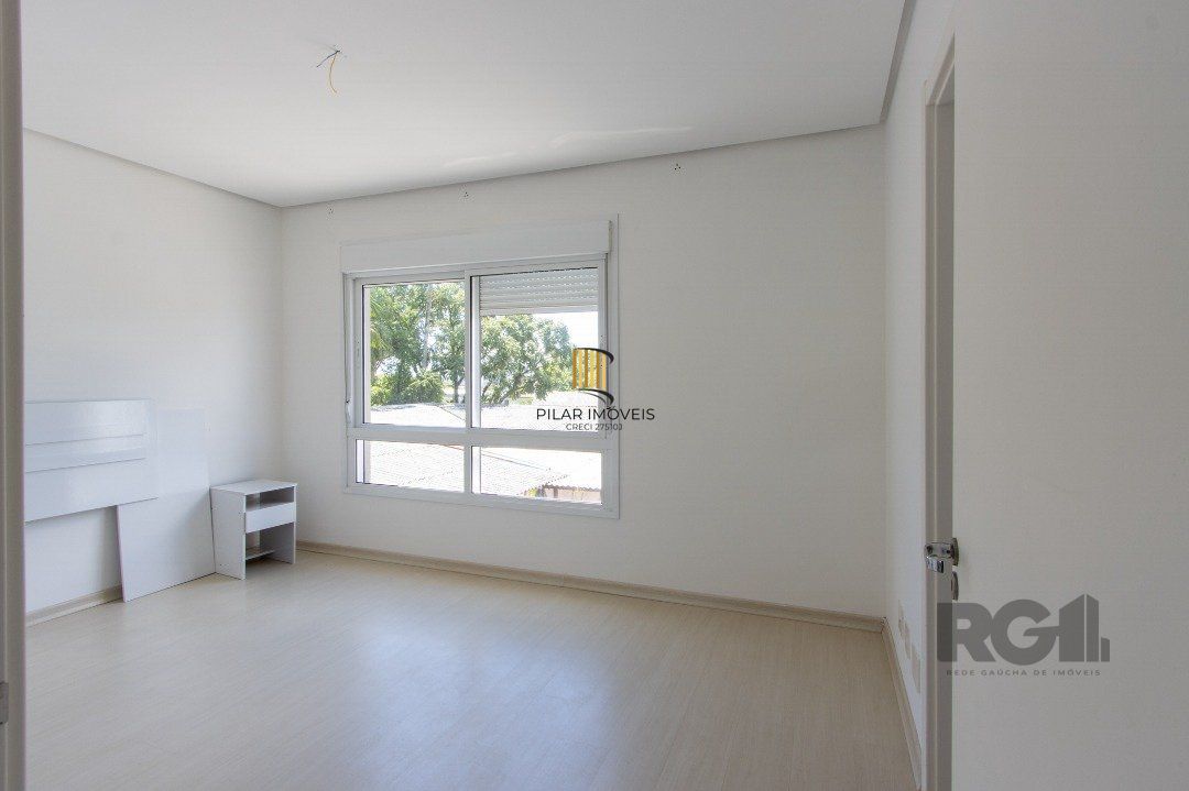 Casa em Condomínio, 197m², 3dormitórios, bairro Glória