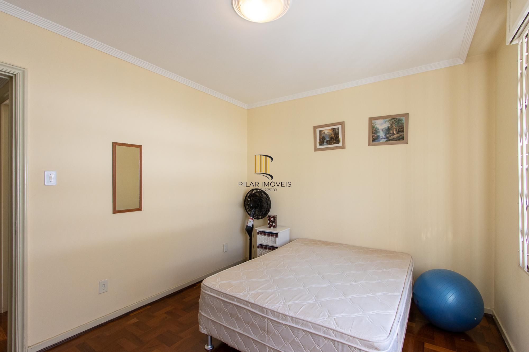 Apartamento 4 dormitórios no bairro Menino Deus