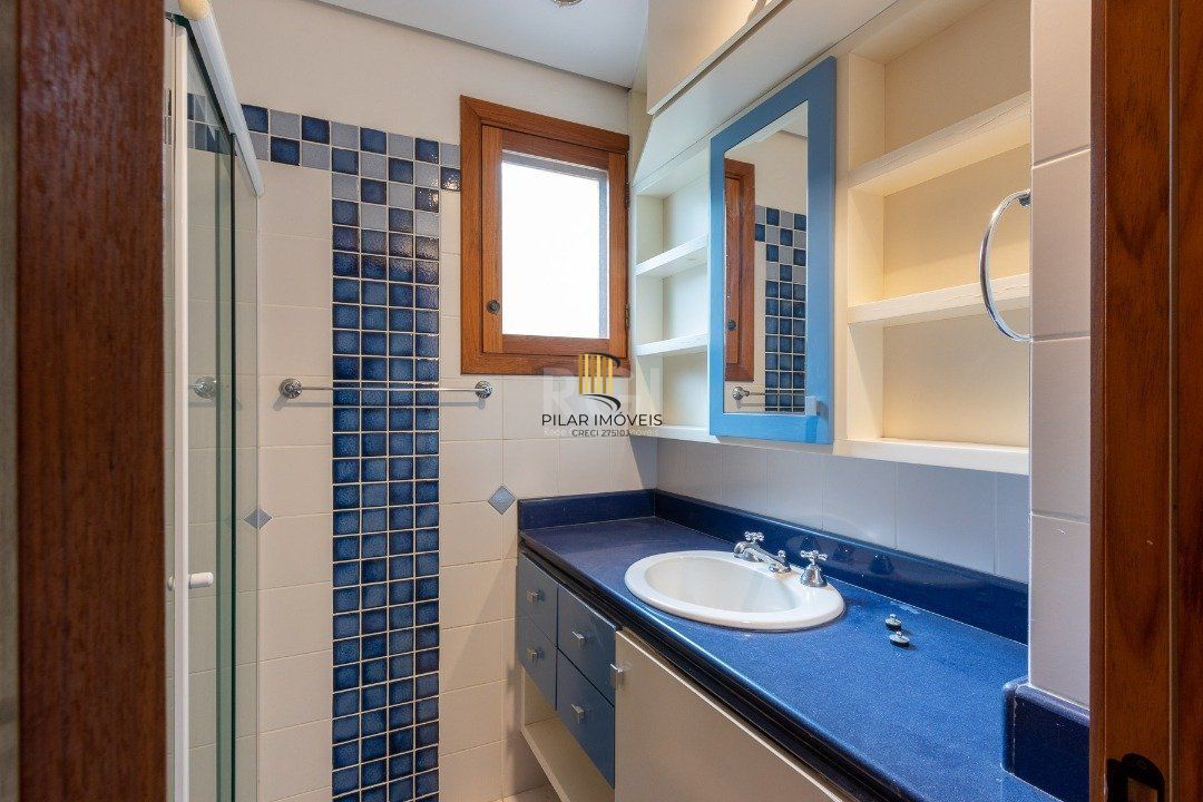 Casa em condomínio para Venda com 4 dormitórios, sendo 1 suites e 4 vagas no bairro Ipanema