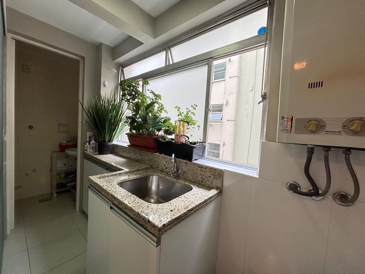 Apartamento 3 Dormitórios com Suíte no Moinhos de Vento