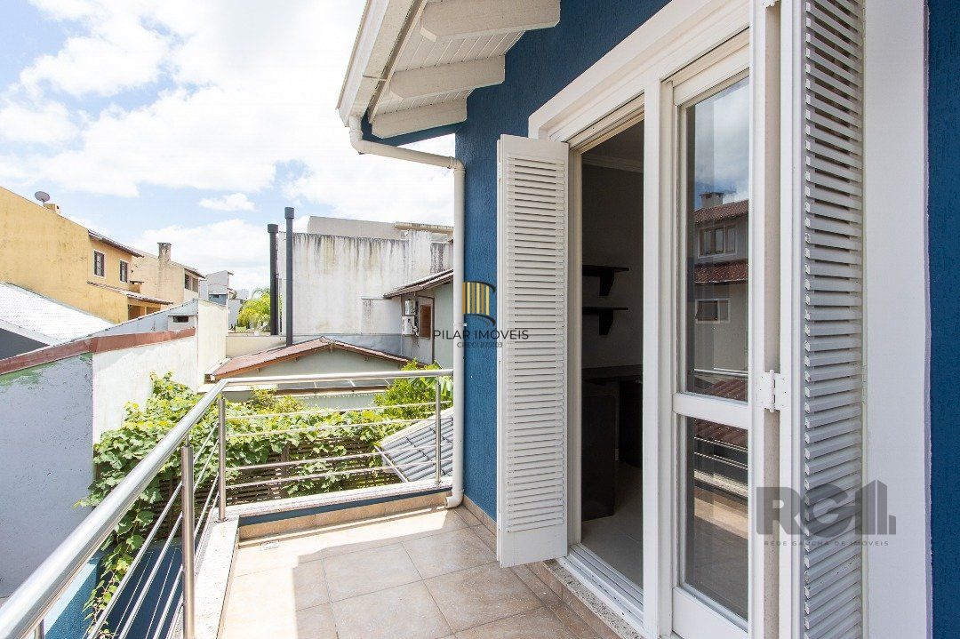 Casa de Condomínio 3 dormitórios no bairro Hípica