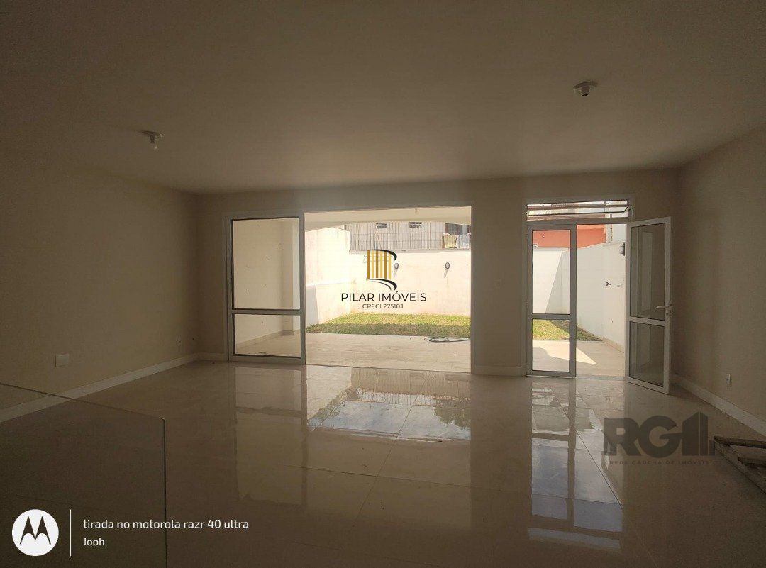 Casa em Condomínio fechado com 3 dormitórios no bairro Vila Nova em Porto Alegre, RS