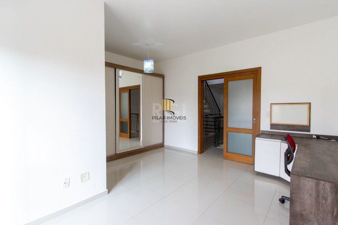 Casa para Venda - 204m², 3 dormitórios, sendo 3 suites, 2 vagas - Espirito Santo