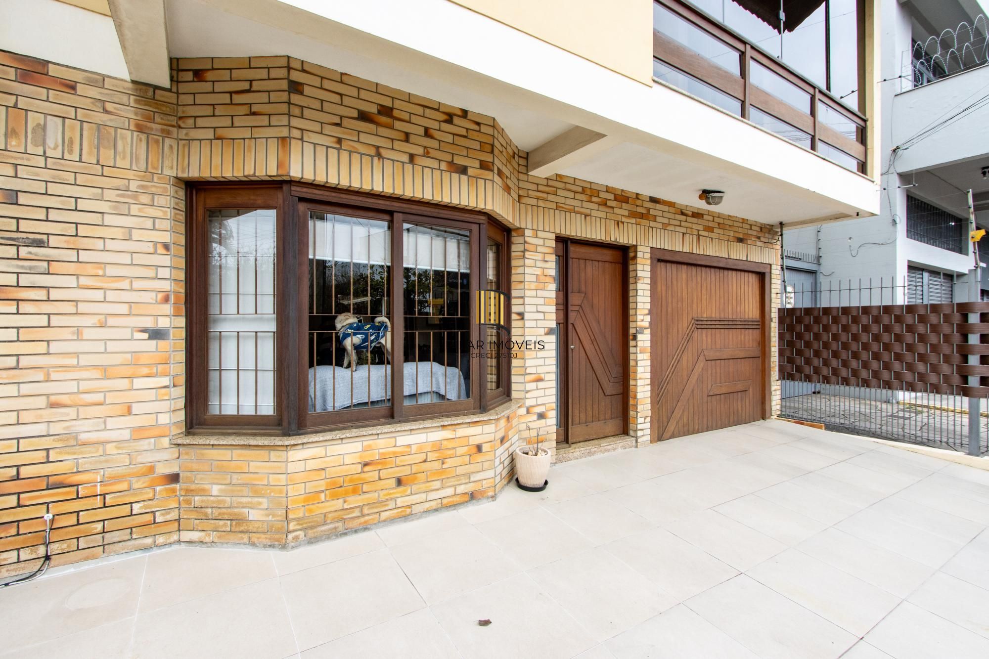 Casa 3 dormitórios no bairro Ipanema