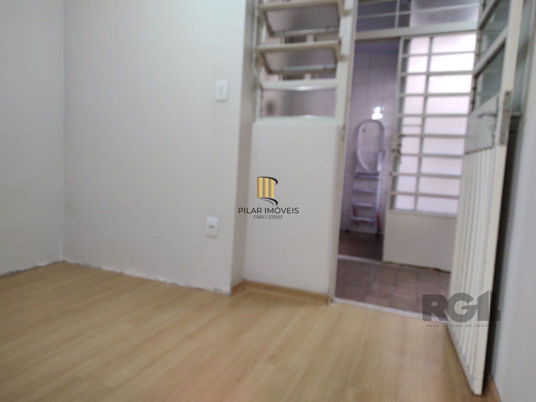 Apartamento Garden, 2 quartos, 1 suite, 2 banheiros, dependência de empregada - Bairro Petrópolis